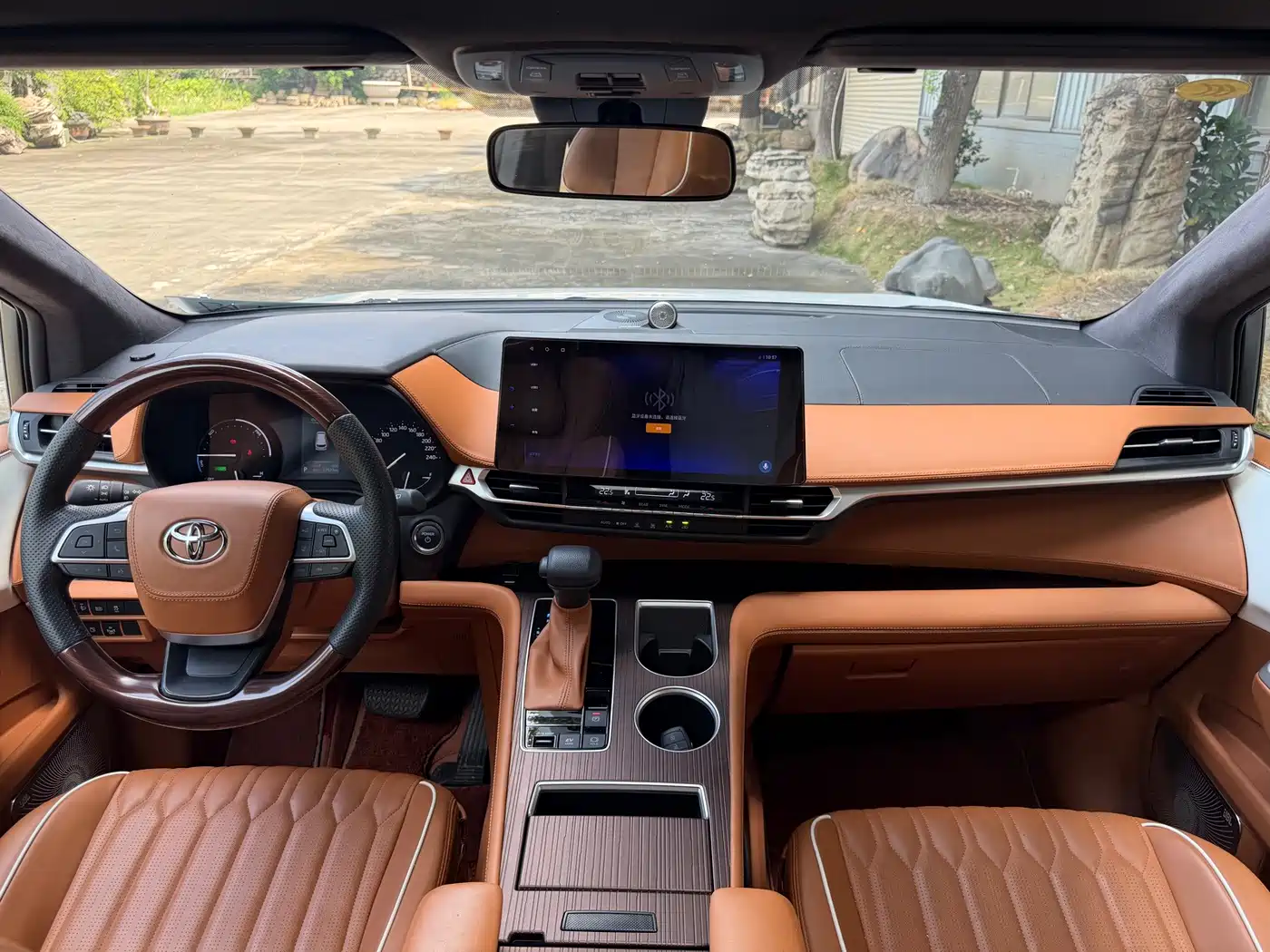 Toyota Granvia 2025 2024 2.5L Hybrid Comfort