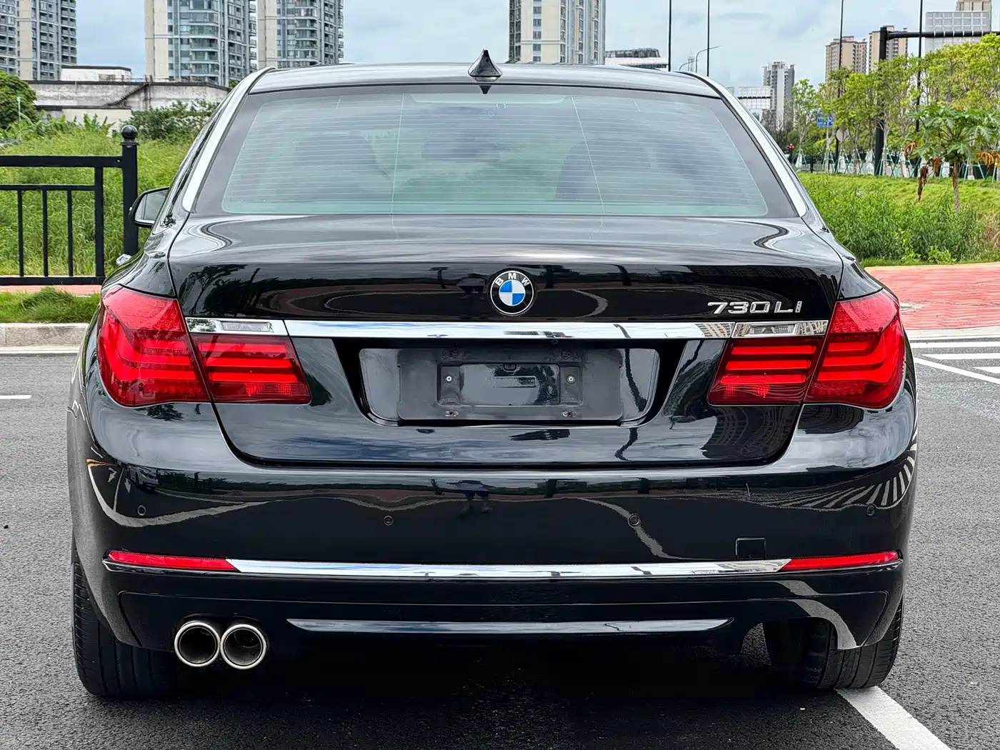 Фото 12 - BMW 7 Series
