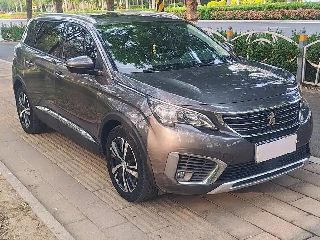 Фото 3 - Peugeot 5008