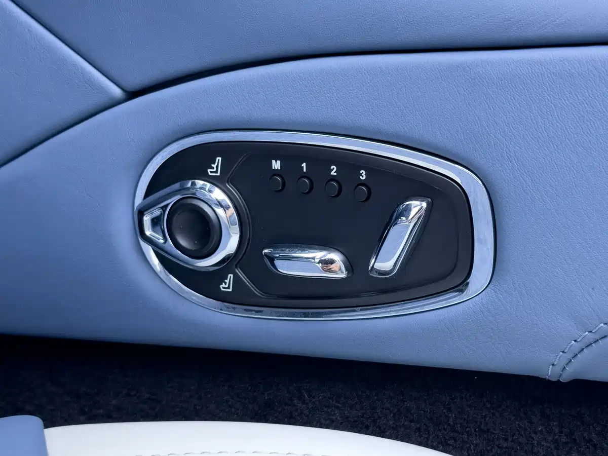 Aston Martin DB11 2023 2023 4.0T V8 Volante