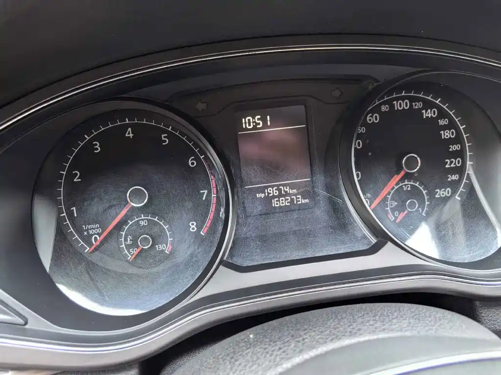 Photo 9 - Volkswagen Passat