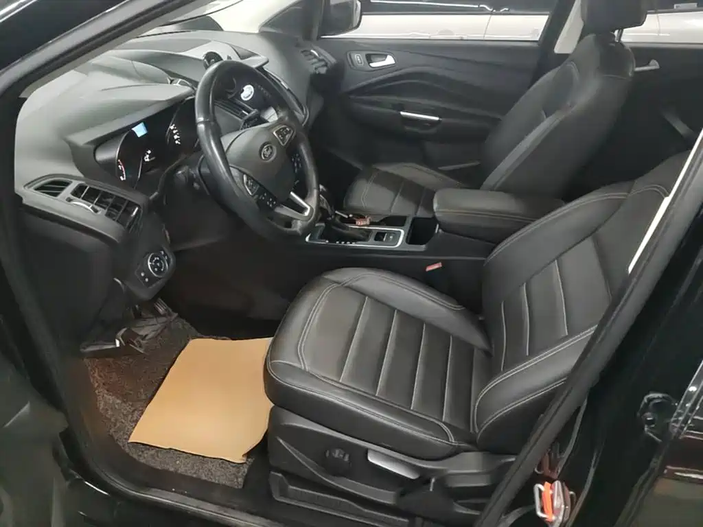 Фото 15 - Ford Kuga
