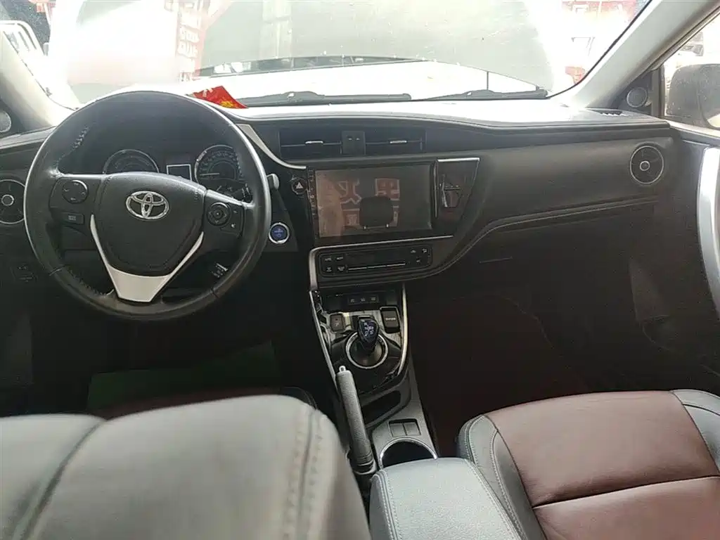 Toyota Corolla 2018 Hybrid 1.8L E-CVT Smart Edition фото 6
