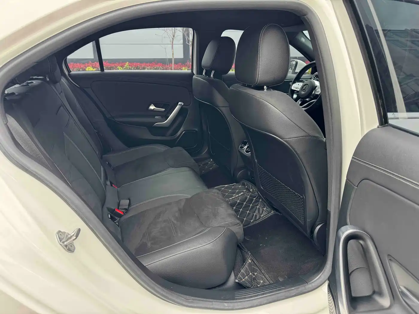 Mercedes-Benz A-Class 2021 A 200 L Sport Sedan Fashion Edition фото 11
