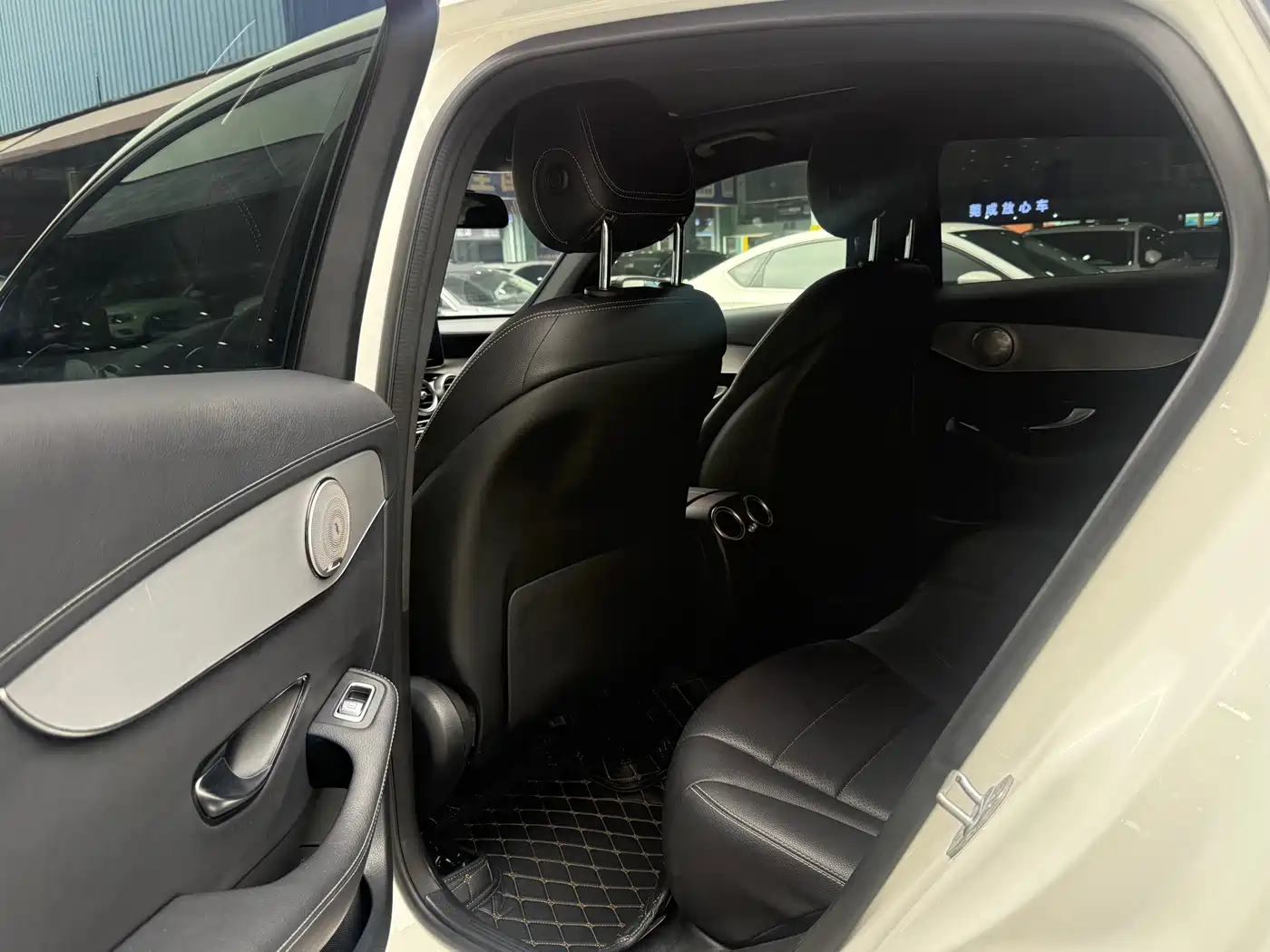Mercedes-Benz GLC Coupe 2019 GLC 200 4MATIC Coupe SUV фото 8