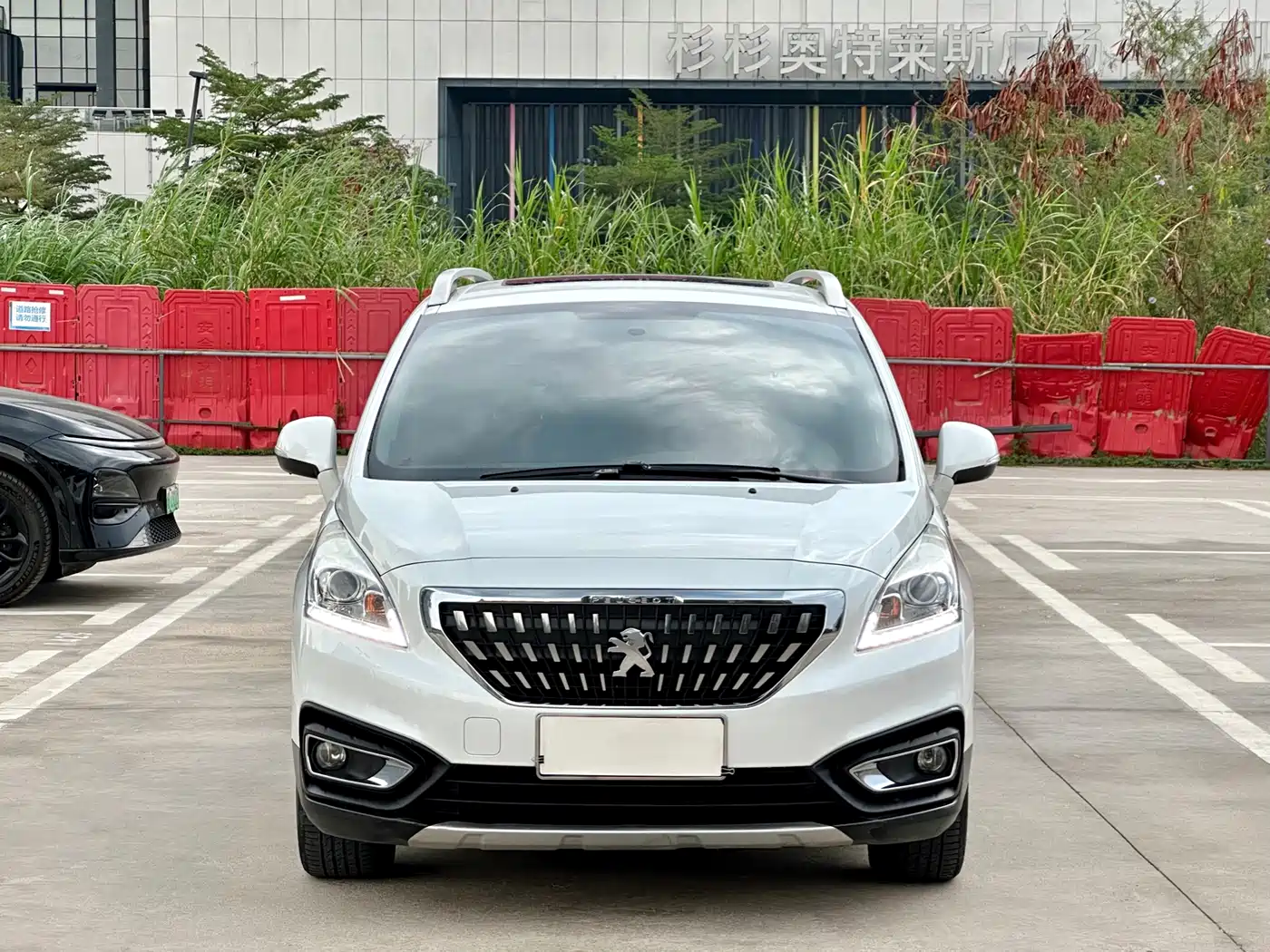 Peugeot 3008 2016 1.6THP Automatic Classic Edition фото 2