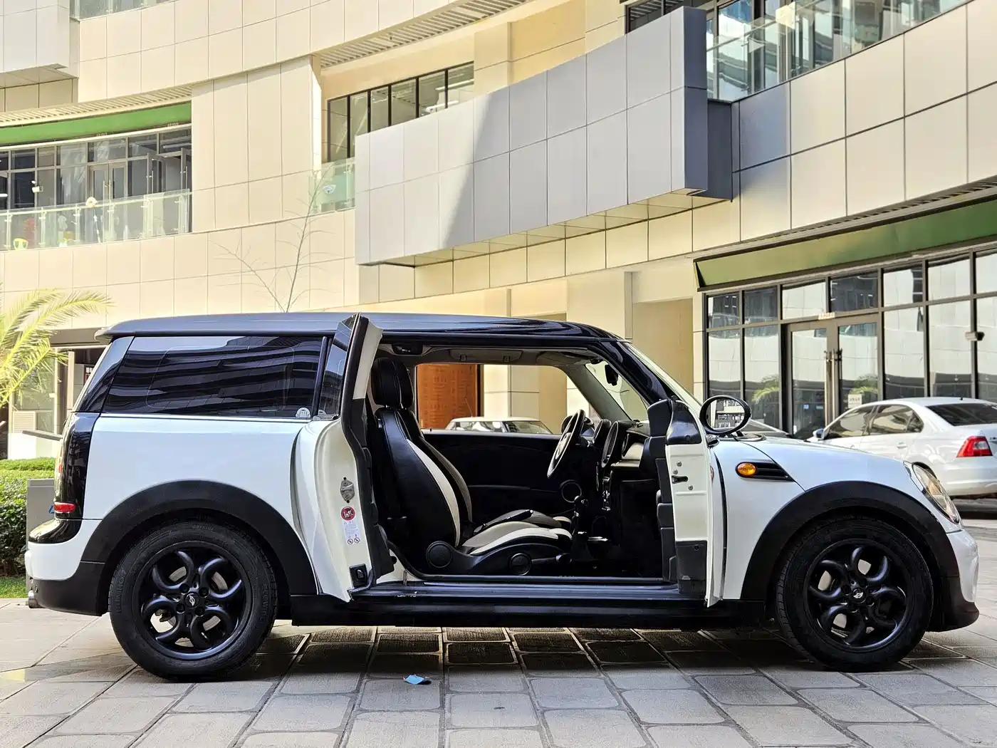 MINI CLUBMAN 2012 2011 1.6L COOPER Fun