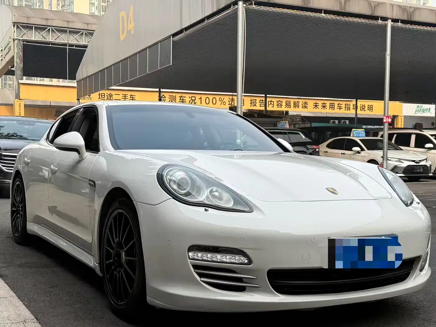 Porsche Panamera 2013 Panamera 4 Platinum Edition 3.6L фото 3