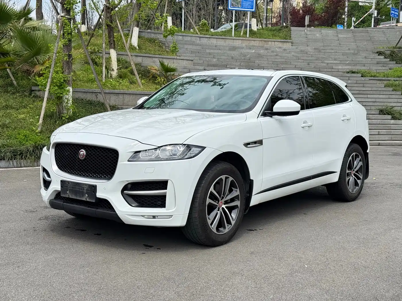 JAGUAR F PACE