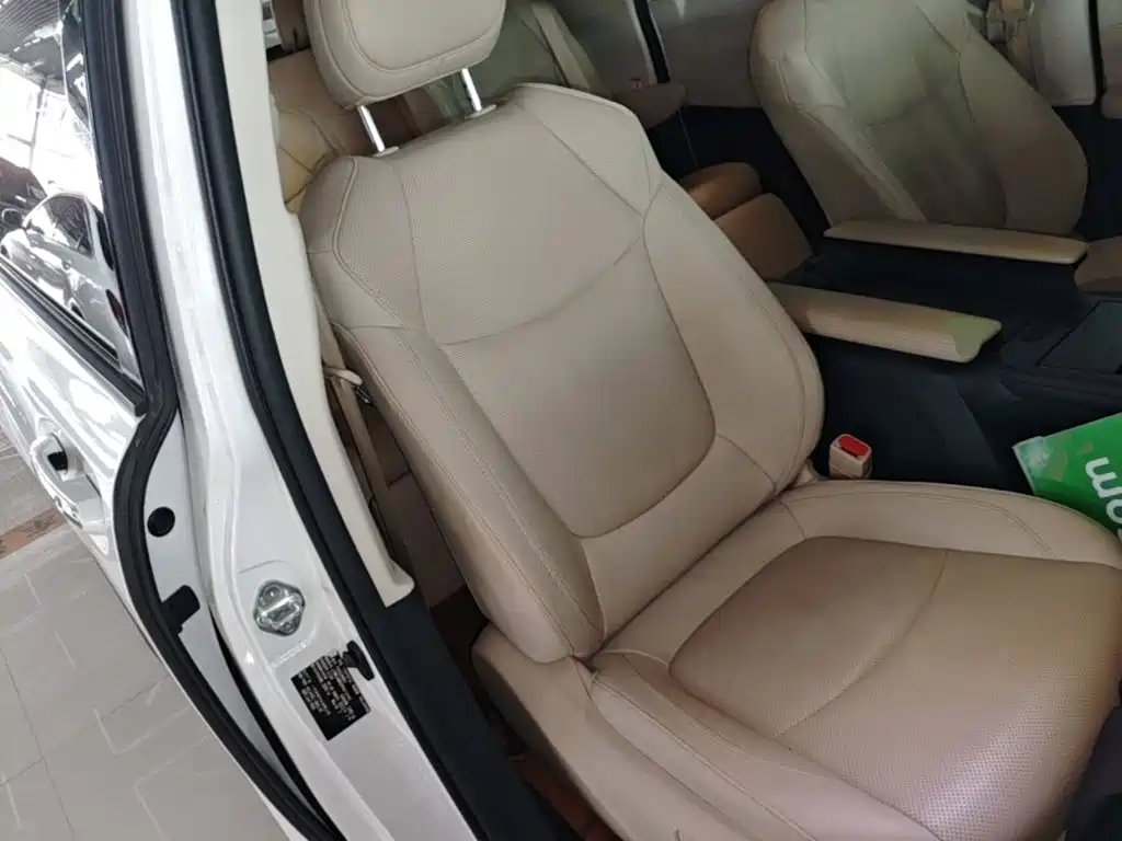 Toyota Granvia 2023 2022 2.5L Hybrid Noble Edition