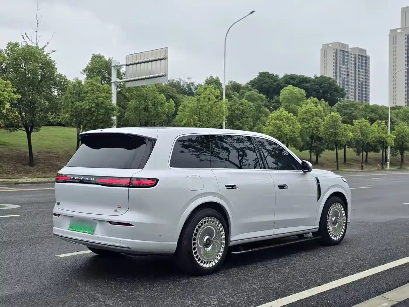 Voyah Auto VOYAH Taisan 2026 Model Base фото 18