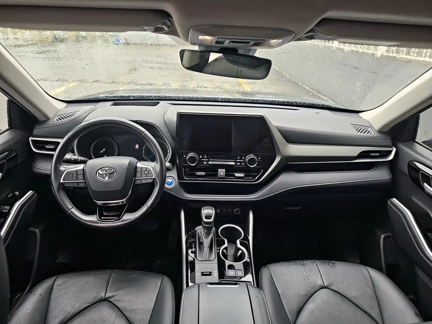 TOYOTA HIGHLANDER
