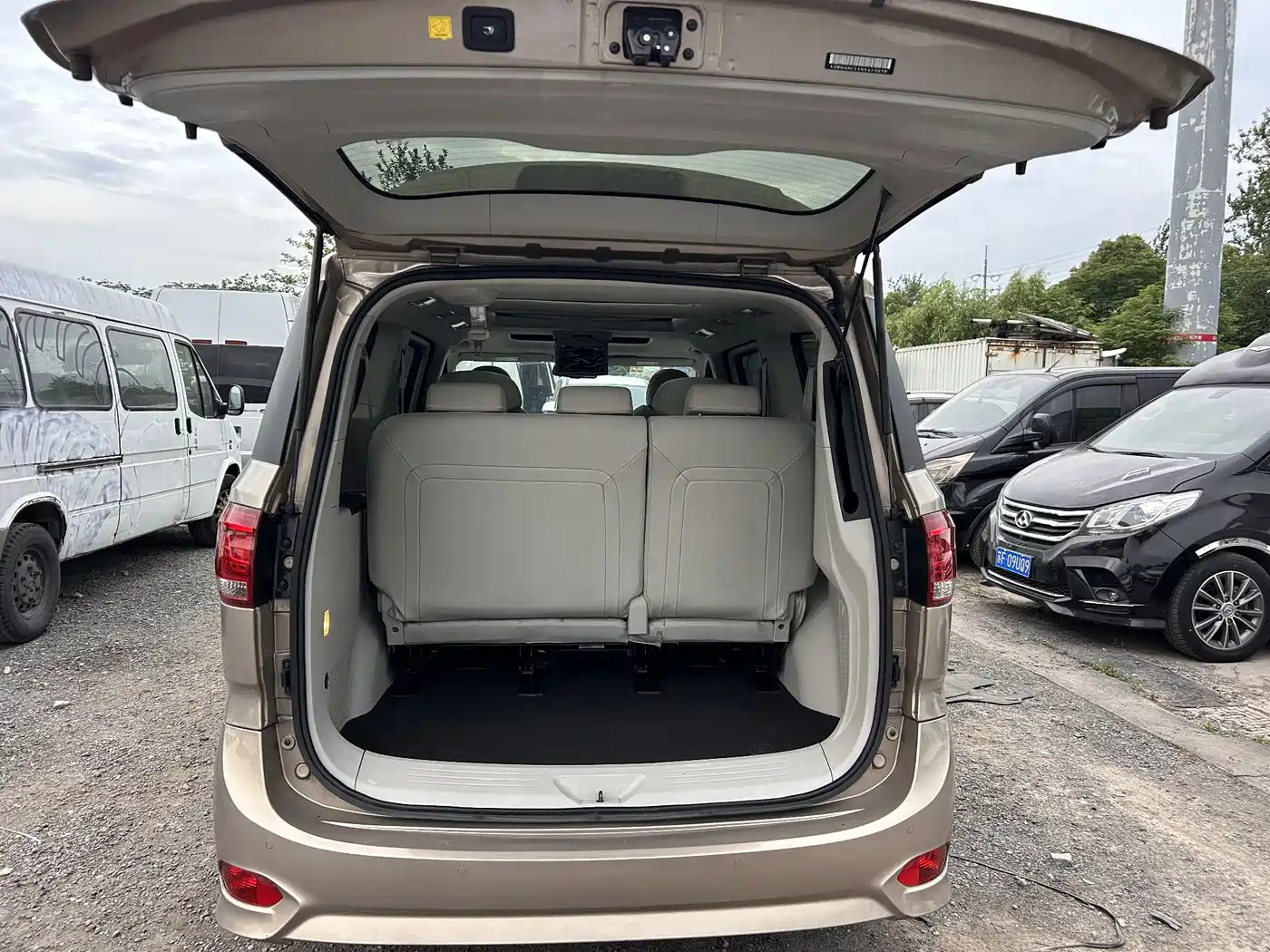 SAIC Maxus Maxus G10 2016 2.0T Automatic Luxury Executive Edition фото 5