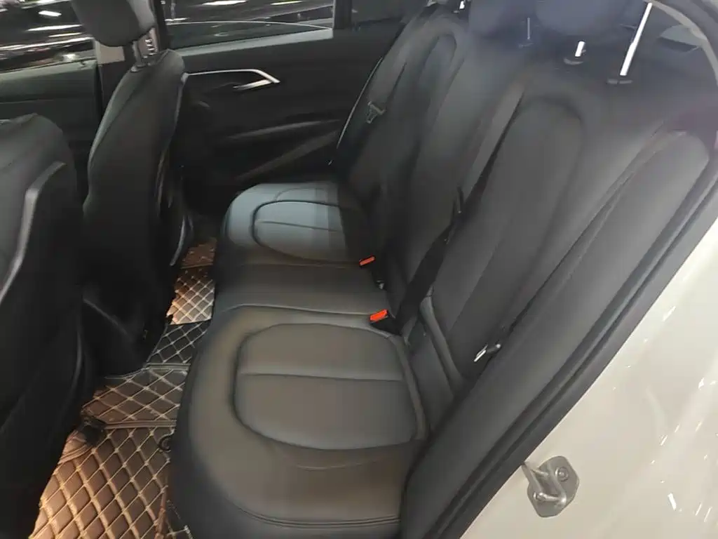 BMW 1 Series 2020 Model 125i Leading M Sport Package фото 17