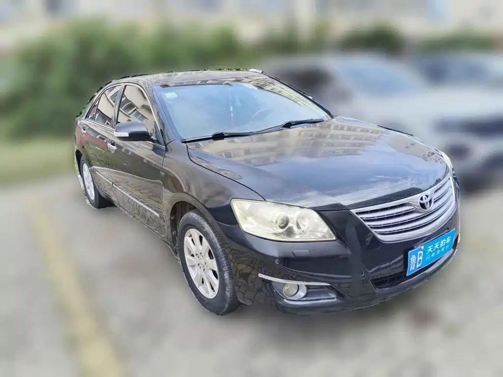 Фото 3 - Toyota Camry