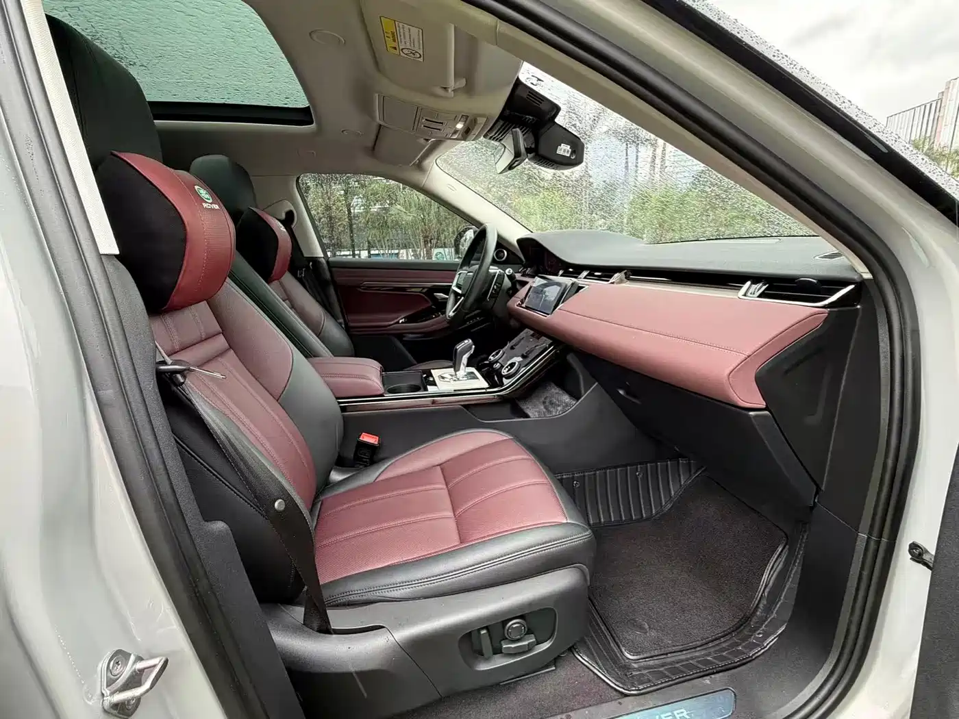 Land Rover Range Rover Evoque 2023 Range Rover Evoque L 249PS Luxury Edition фото 14