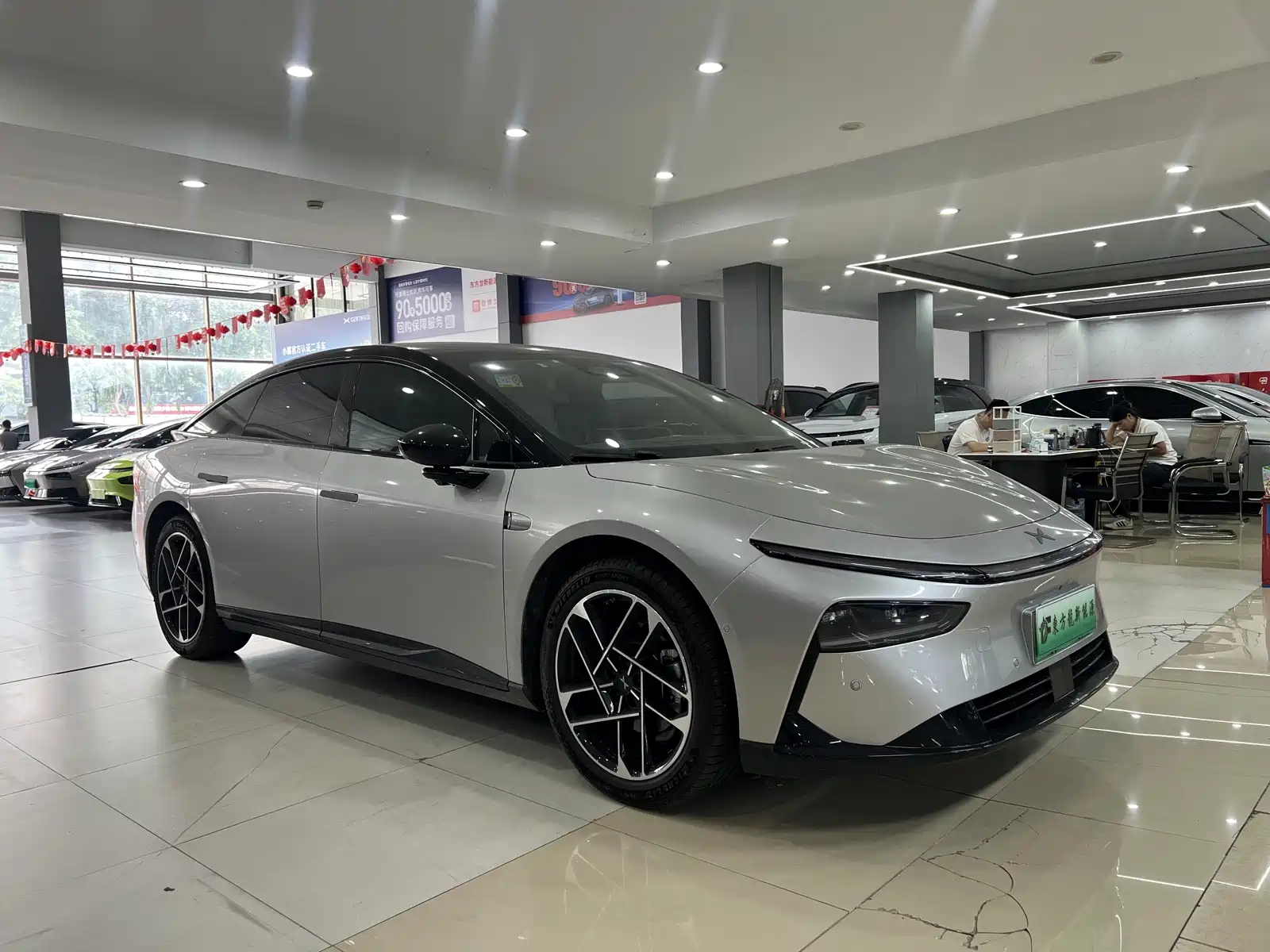 Фото 3 - XPeng P7+