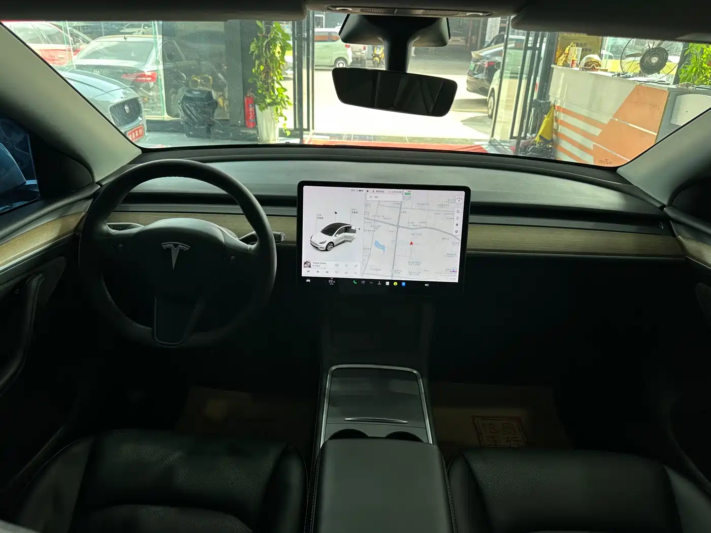 TESLA MODEL Y