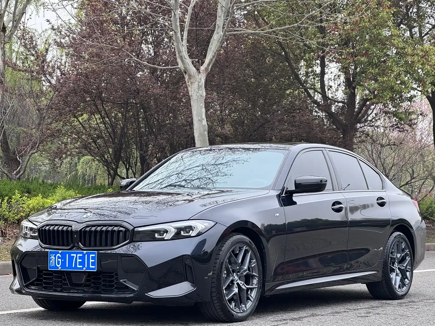 BMW 3 Series 2025 330i M Sport Night Edition