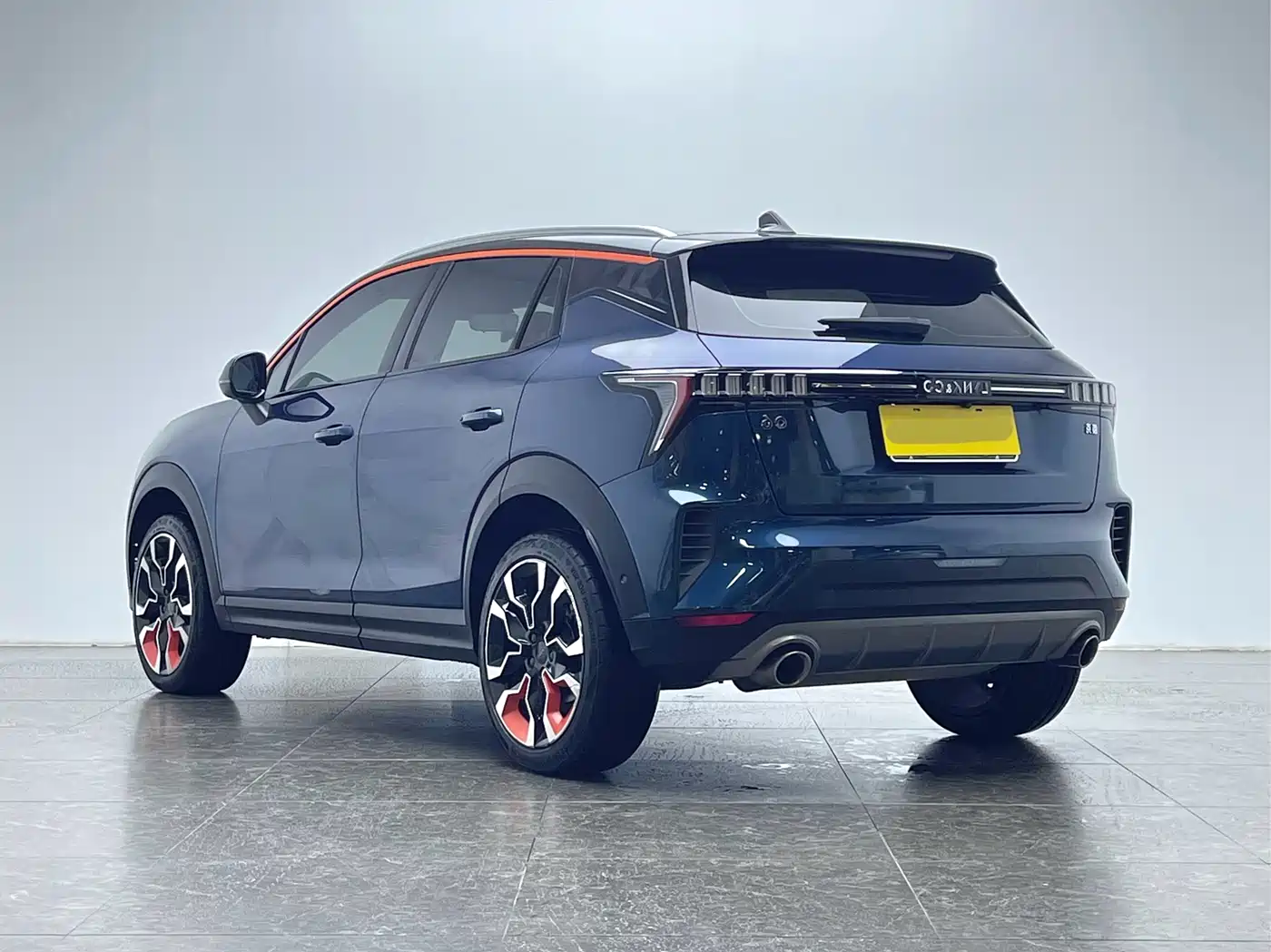 Lynk & Co 06 2020 1.5T Halo фото 6