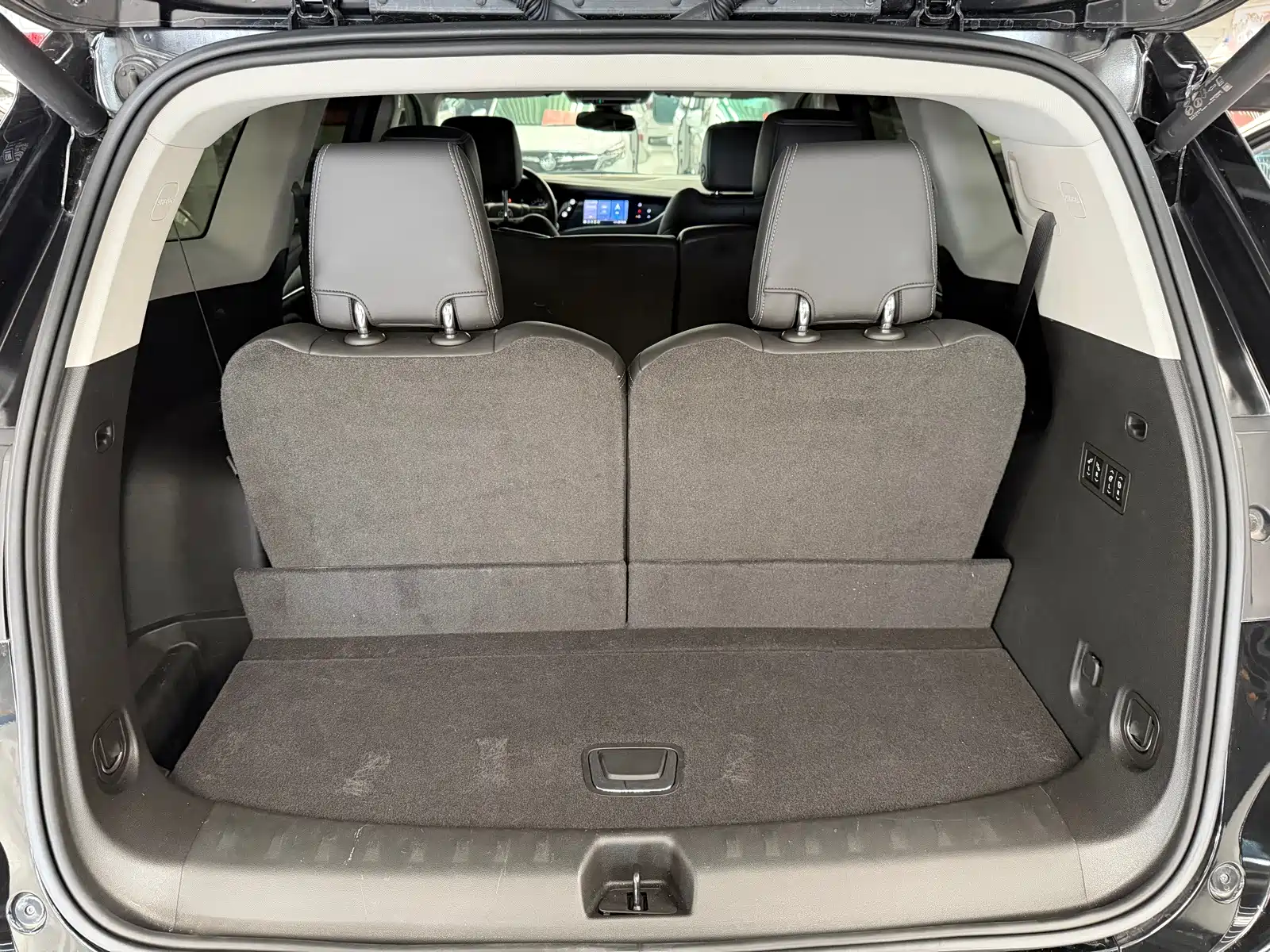 Фото 14 - Buick Enclave