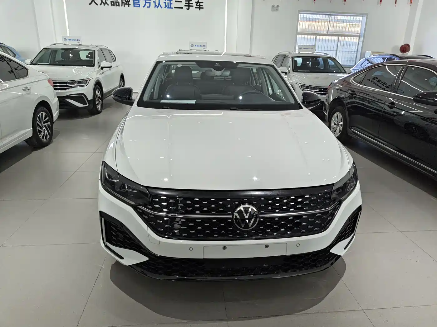 Volkswagen Lavida 2024 Model 300TSI DSG Starlight Leading Edition фото 2