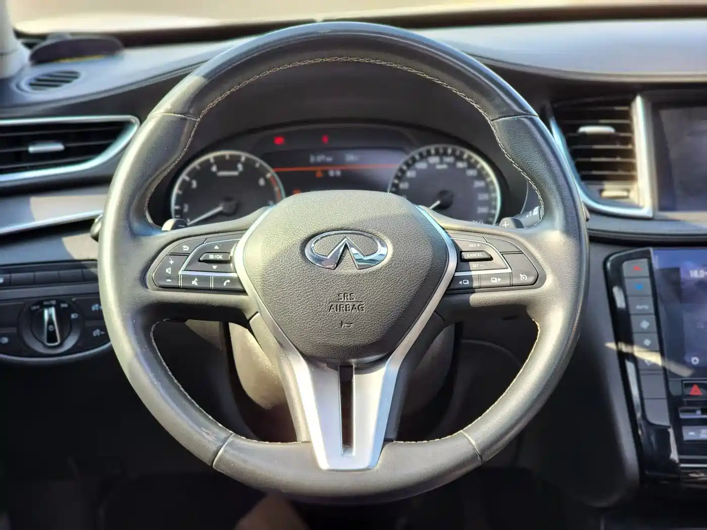 Infiniti QX50 2020 2.0T 2WD Elite Edition фото 12