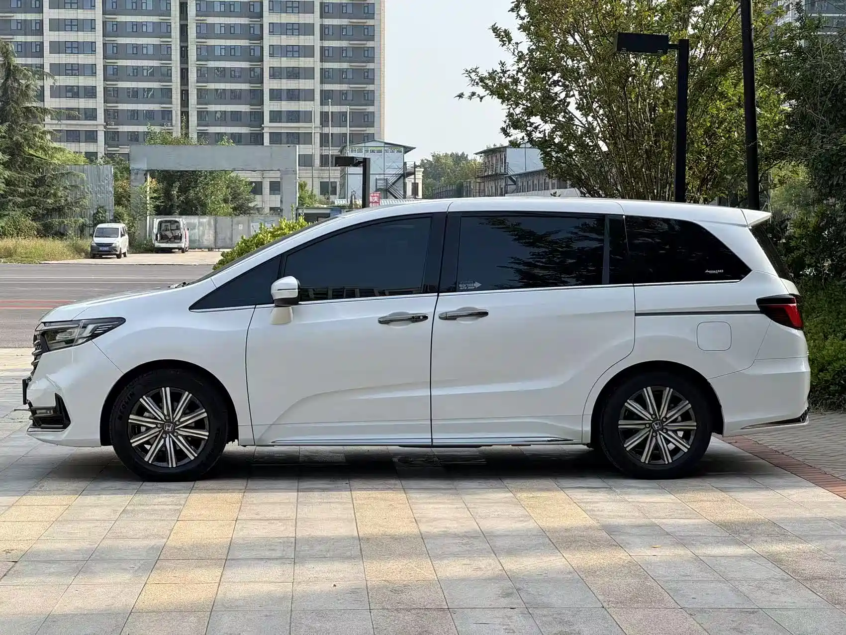 Фото 3 - Honda Odyssey