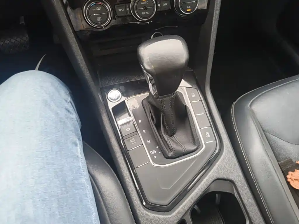 Фото 14 - Volkswagen Tiguan L