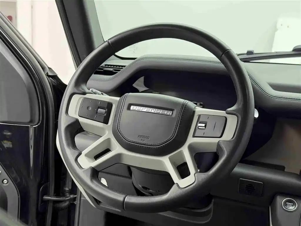 Land Rover Defender 2023 Model 90 3.0T P400 XS фото 11
