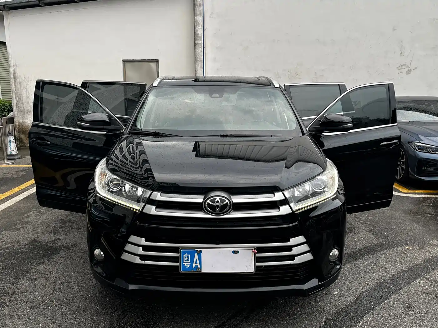 TOYOTA HIGHLANDER
