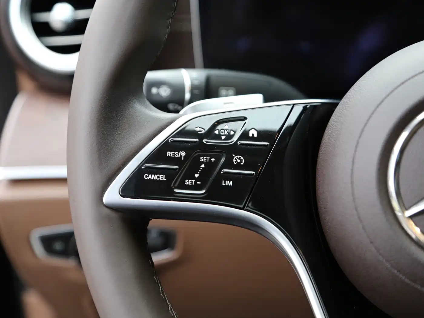 Mercedes-Benz E-Class 2021 E 260 L фото 10