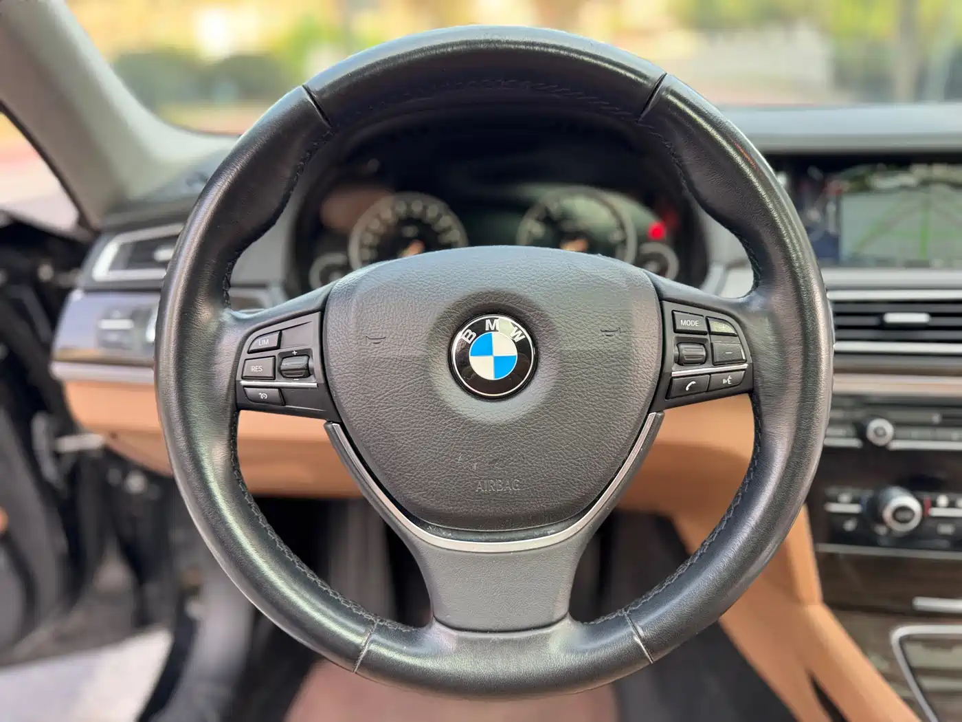 BMW 7 Series 2013 Model 730Li Leading фото 13