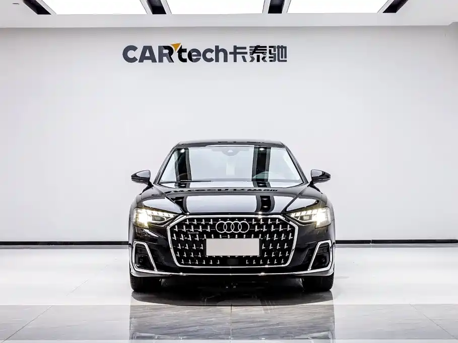 Фото 2 - Audi A8