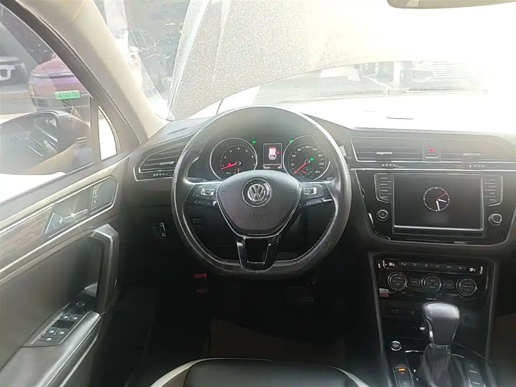 Volkswagen Tiguan L 2017 330TSI Automatic 2WD Luxury Edition фото 11