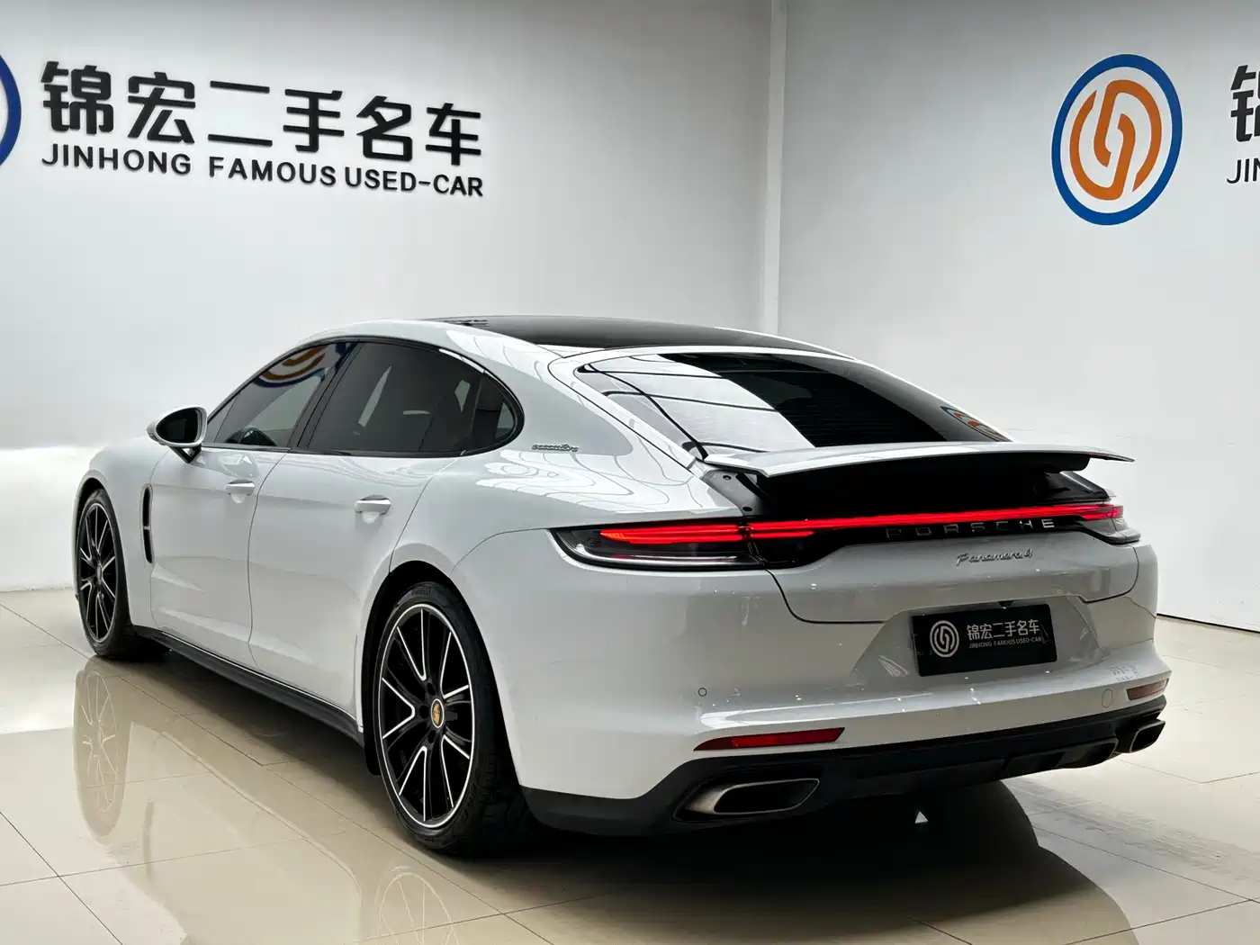 Porsche Panamera 2023 Panamera 4 Executive Long Wheelbase 2.9T фото 31