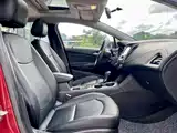 Photo 6 - Chevrolet Cruze