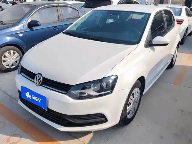 VOLKSWAGEN POLO