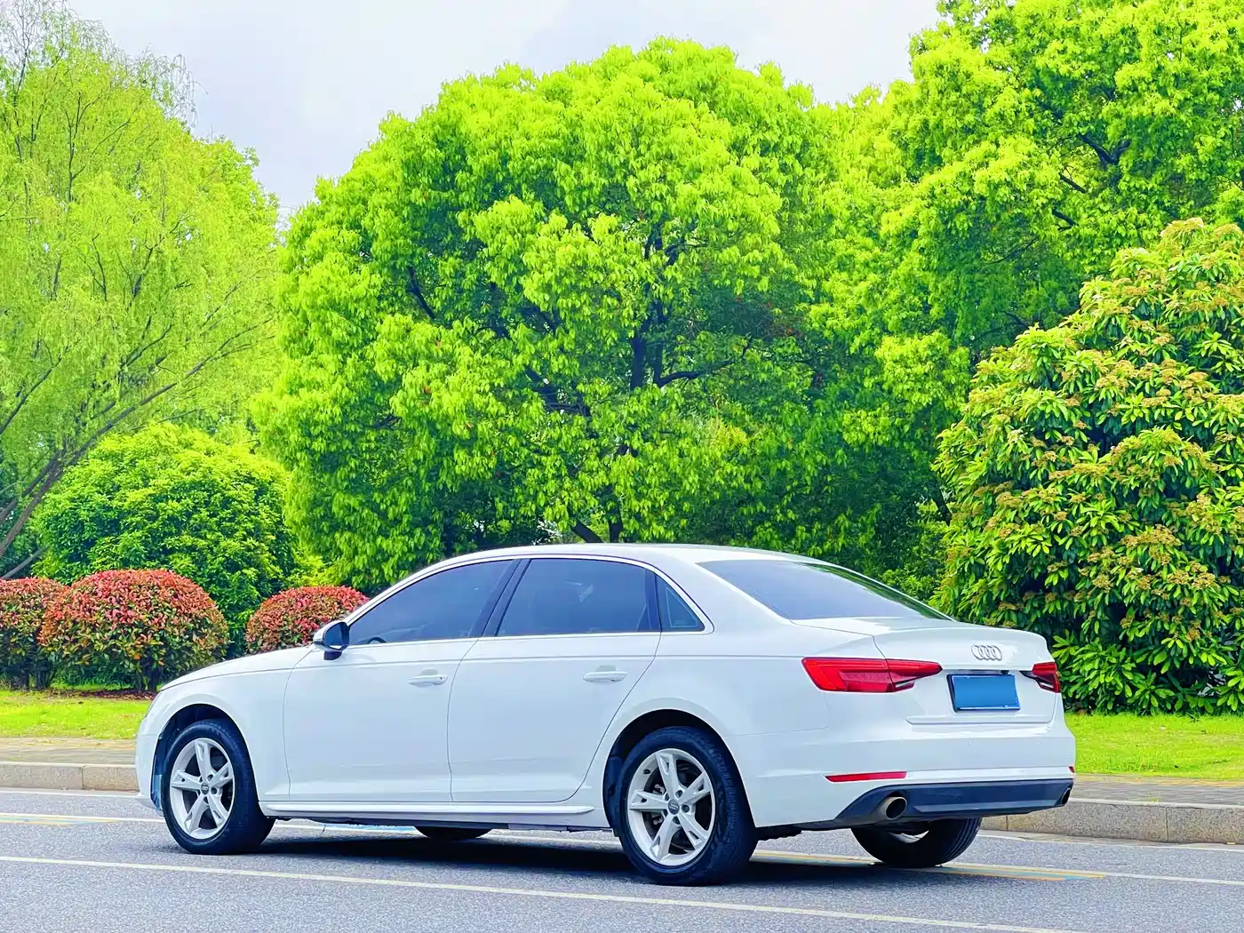 Audi A4L 2017 40 TFSI Fashion Edition фото 11