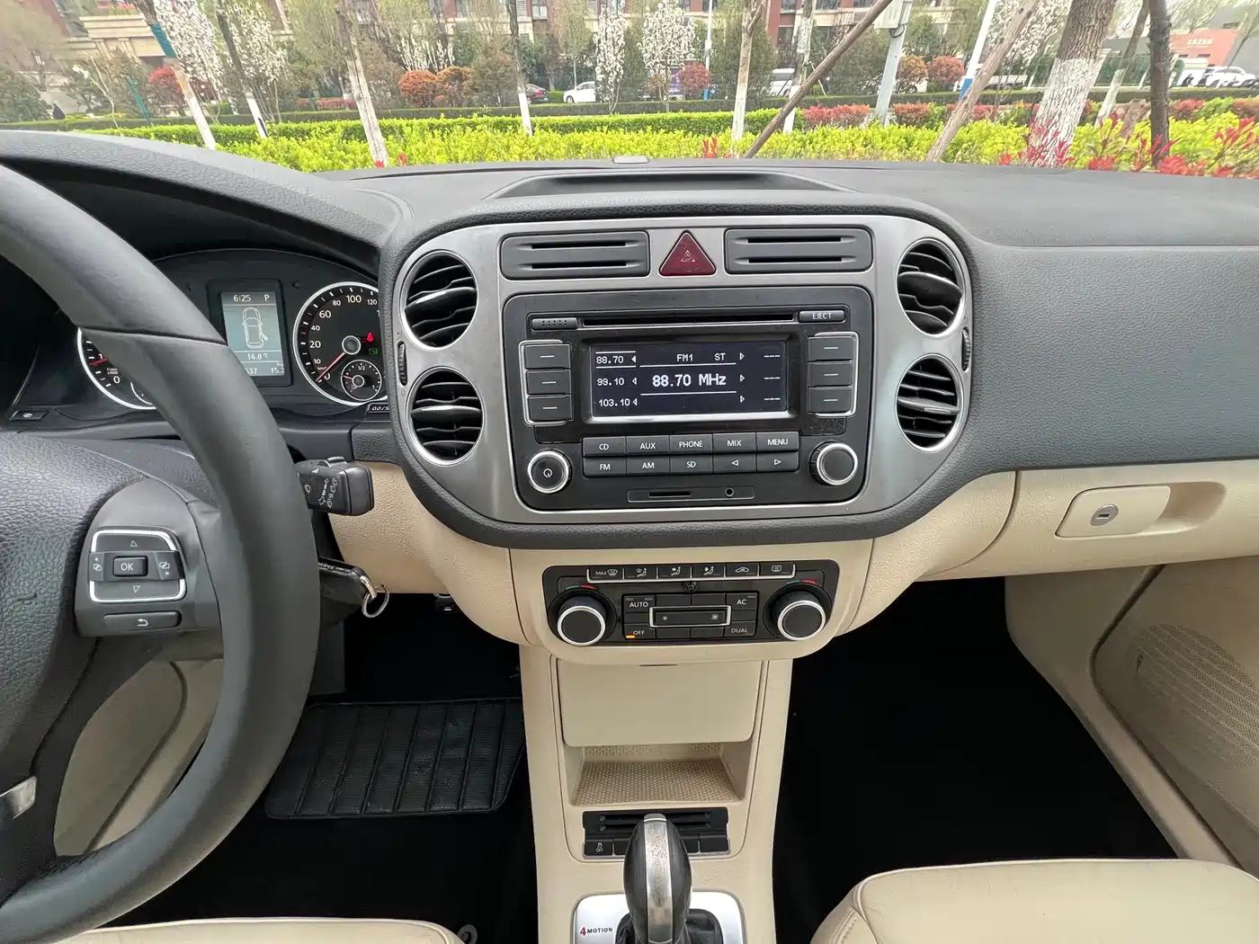 Volkswagen Tiguan 2012 1.8TSI Automatic 4WD Trend Edition фото 14