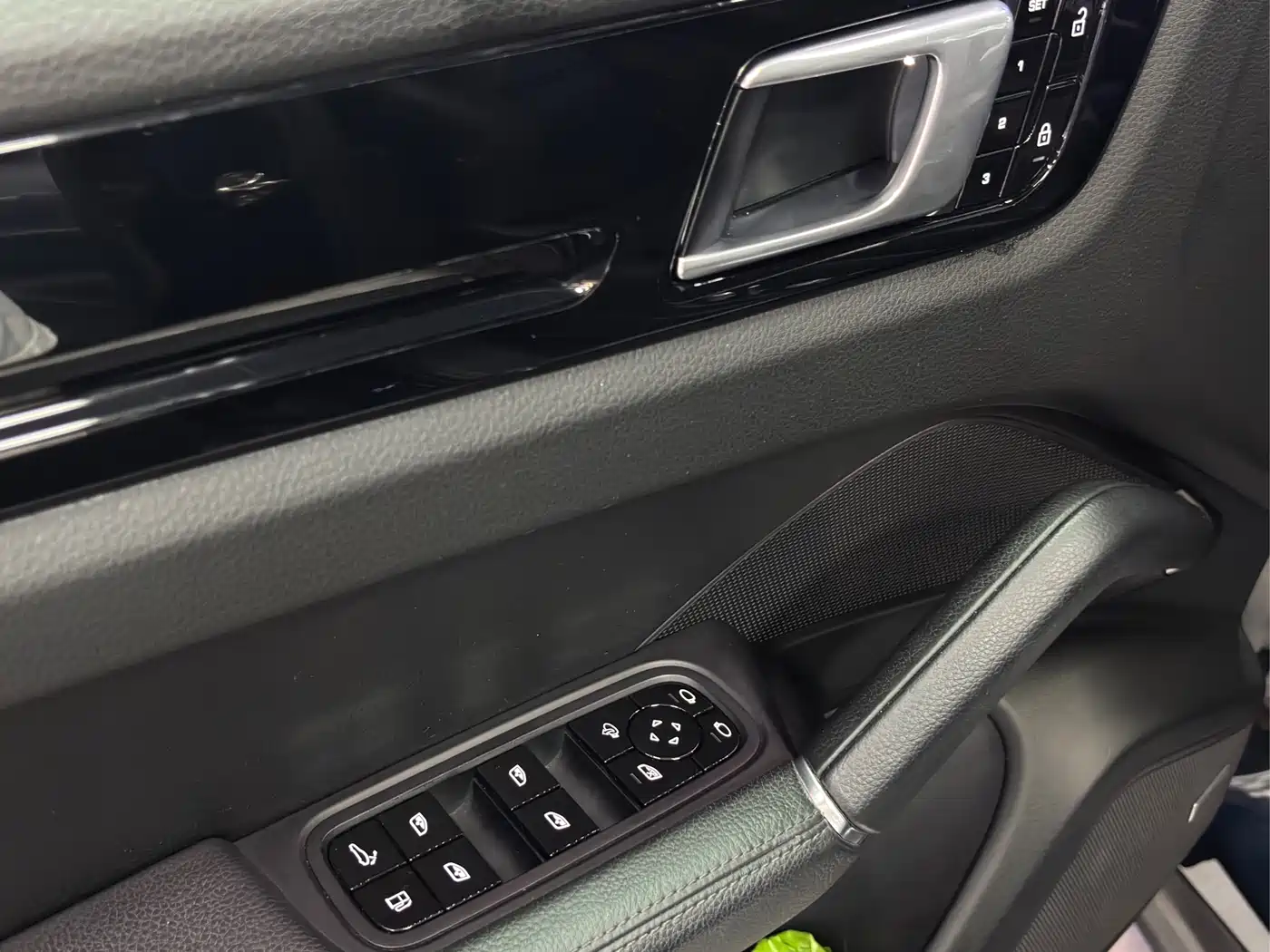 PORSCHE CAYENNE NEW ENERGY