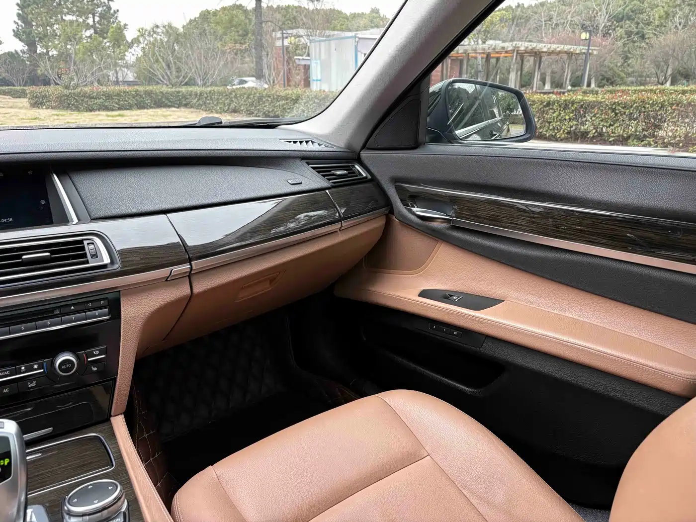 BMW 7 Series 2014 730Li Premium фото 13