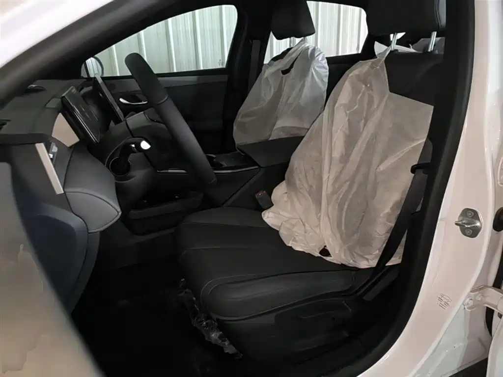 BYD Qin PLUS 2026 DM-i Smart Edition 128KM Progressive фото 15