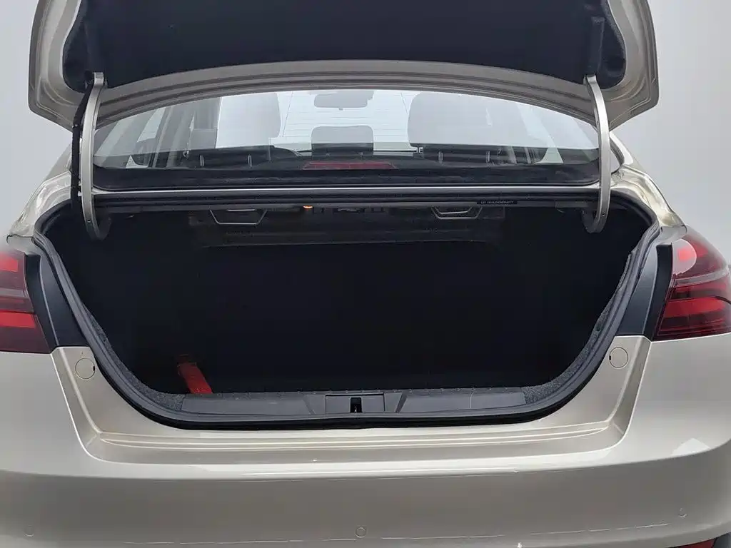 Photo 16 - Geely Emgrand