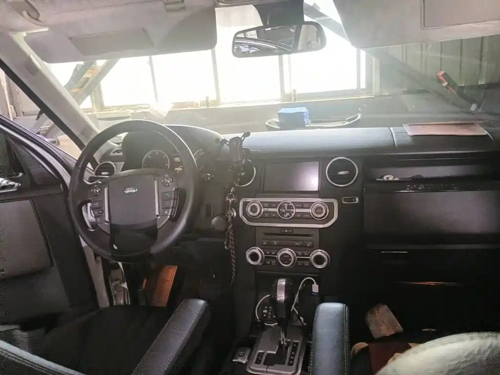 Photo 11 - Land Rover Discovery