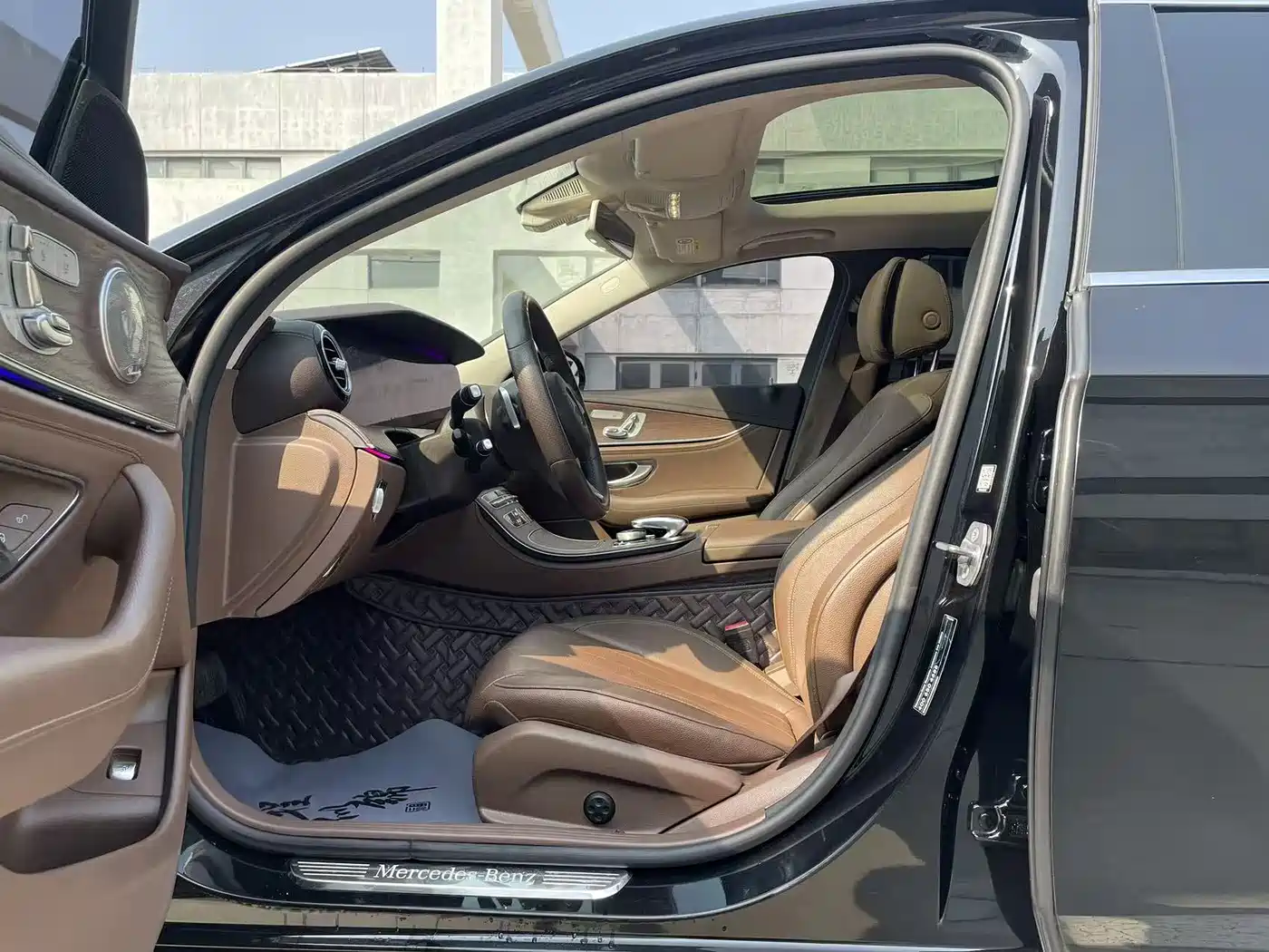 Mercedes-Benz E-Class 2017 E 300 L Luxury фото 4