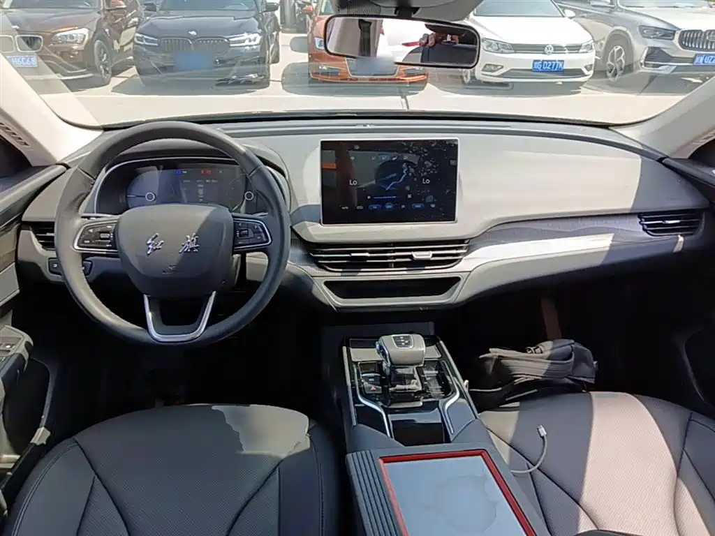 Hongqi E-QM5 2022 431km Charging Enjoyment Edition фото 10