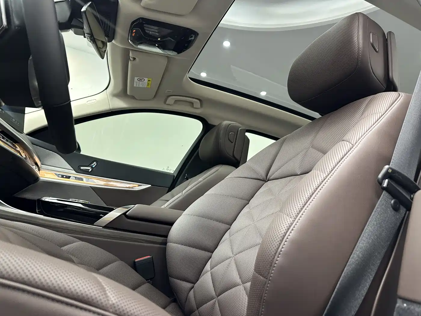 BMW 7 Series 2023 Model 735Li Luxury Package фото 14