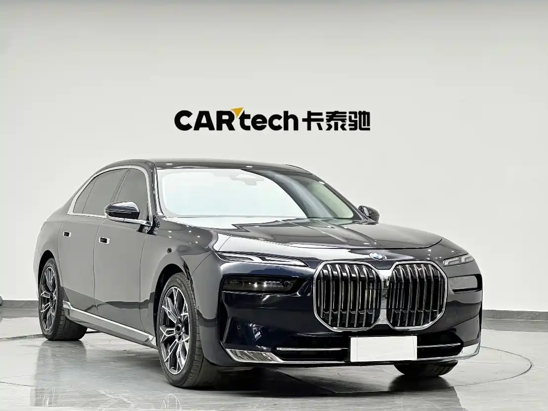 BMW 7 Series 2023 Model 735Li Luxury Package фото 2