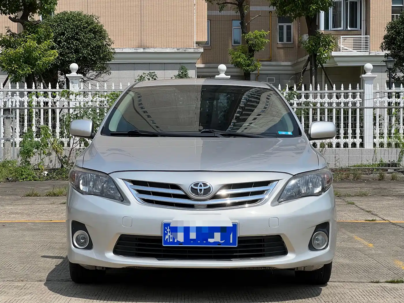 Photo 2 - Toyota Corolla